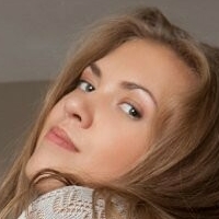 Komarova Desnuda