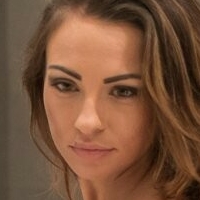 Larissa Mahl Desnuda