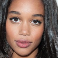 Laura Harrier Desnuda