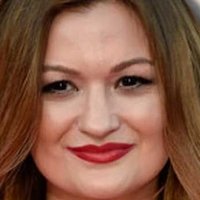 Leah McKendrick Desnuda