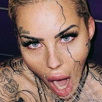 Leoni Baltz Desnuda