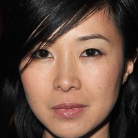 Linh Dan Pham Desnuda