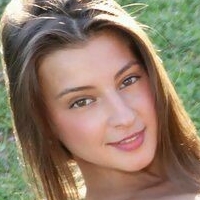 Loritakute Desnuda