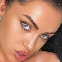 Lottie Dolce Desnuda