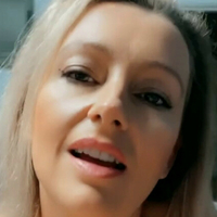 Lucie Ainsworth Desnuda