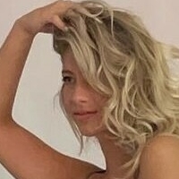 Mack Ryder Desnuda