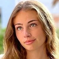 Mara Kasir Desnuda