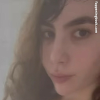 Mari Capri Desnuda