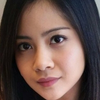 Maya Mustika Desnuda