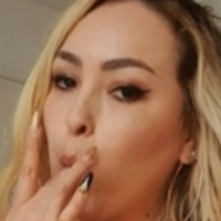 Mia Belly Desnuda