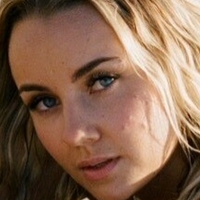 Mikalah Burgess Desnuda