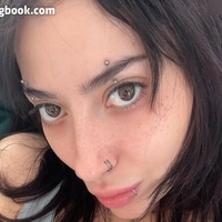 Miki Blue Desnuda