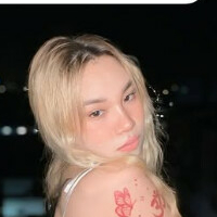 Milk Reeni Desnuda