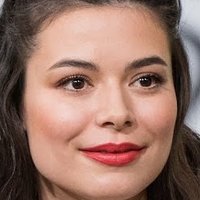 Miranda Cosgrove Desnuda
