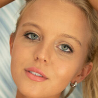 Morgan Cryer Desnuda