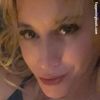 Ms. Cougar Mam Desnuda