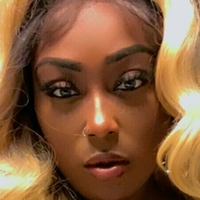 mzstrawberryhenny Desnuda