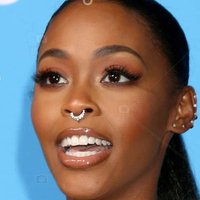 Nafessa Williams Desnuda
