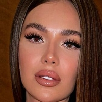 Nazarova Arina Desnuda