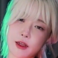 Newna_ya Desnuda