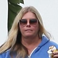 Nicole Eggert Desnuda
