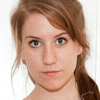 Olivia Pelton Desnuda