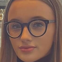 Olivia Robertson Desnuda