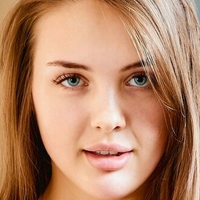 Olya Derkach Desnuda