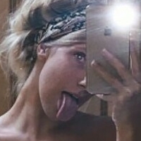 Petite Blonde Desnuda