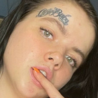 Polyakova Desnuda