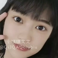 Qi3QAQ Desnuda
