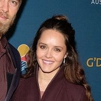 Rebecca Breeds Desnuda
