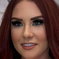 Ruby Red Desnuda