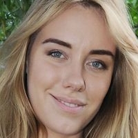 Ryana Desnuda