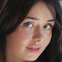 Sarah Es Desnuda