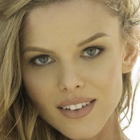 Scarlett Burke Desnuda