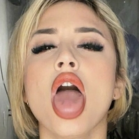 Shakira Temes Desnuda
