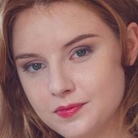 Sienna Desnuda