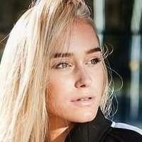Sina Deinert Desnuda