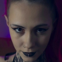 Skylar Calico Desnuda