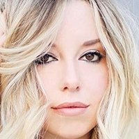 Skyler Shaye Desnuda