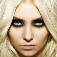 Taylor Momsen Desnuda
