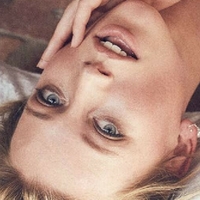 Tiffany Van Roest Desnuda