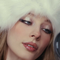 Vanya Jagnić Desnuda