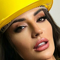 Whitney Johns Desnuda