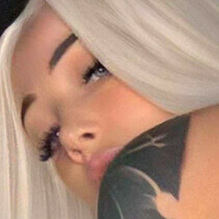 Willow Lay Desnuda