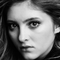 Willow Shields Desnuda