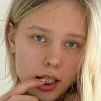 xxx-bella Desnuda