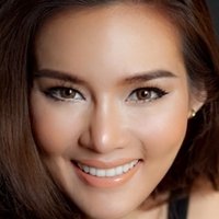 Yayaying Rhatha Phongam Desnuda