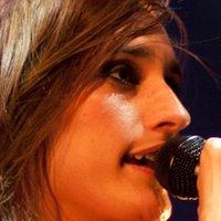 Yelle Desnuda